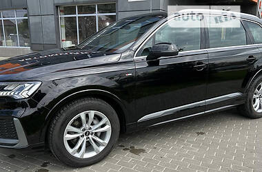 Позашляховик / Кросовер Audi Q7 2021 в Києві