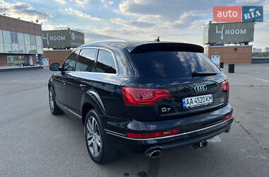 Позашляховик / Кросовер Audi Q7 2015 в 