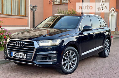 Внедорожник / Кроссовер Audi Q7 2017 в 