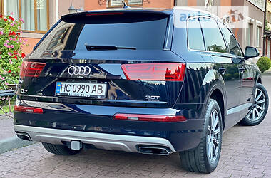 Внедорожник / Кроссовер Audi Q7 2017 в 