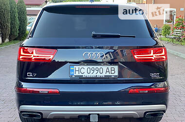 Внедорожник / Кроссовер Audi Q7 2017 в 