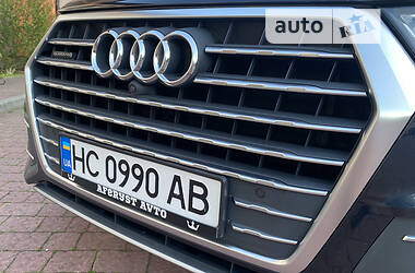 Внедорожник / Кроссовер Audi Q7 2017 в 