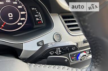 Позашляховик / Кросовер Audi Q7 2017 в 