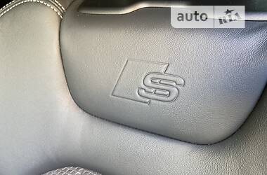 Позашляховик / Кросовер Audi Q7 2021 в 