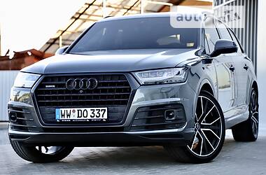 Позашляховик / Кросовер Audi Q7 2018 в 