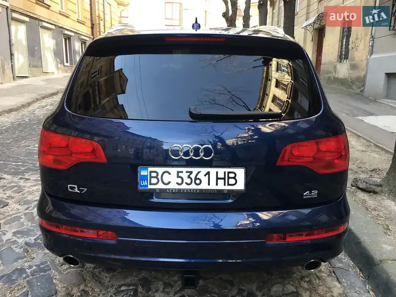 Внедорожник / Кроссовер Audi Q7 2007 в 
