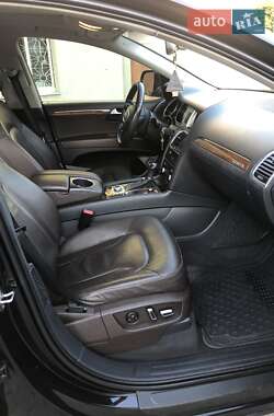 Внедорожник / Кроссовер Audi Q7 2013 в Синельниково