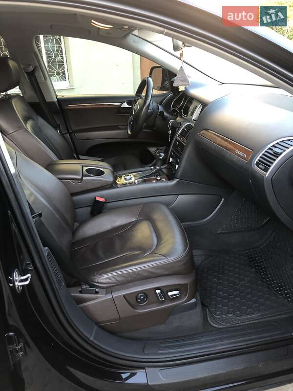 Внедорожник / Кроссовер Audi Q7 2013 в Синельниково