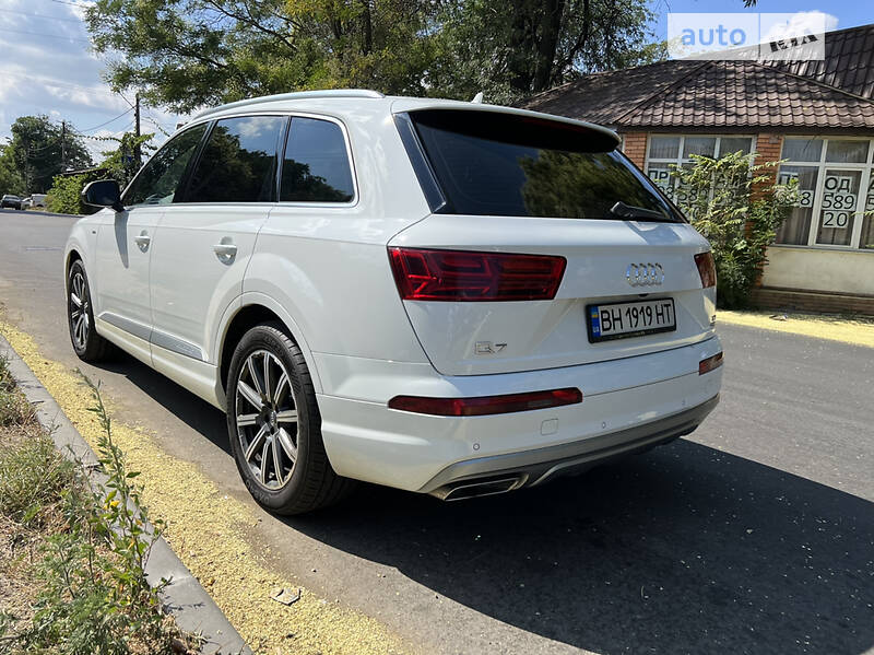 Позашляховик / Кросовер Audi Q7 2017 в Одесі
