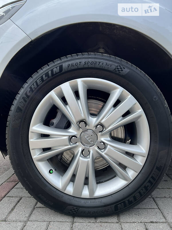 Позашляховик / Кросовер Audi Q7 2013 в Львові