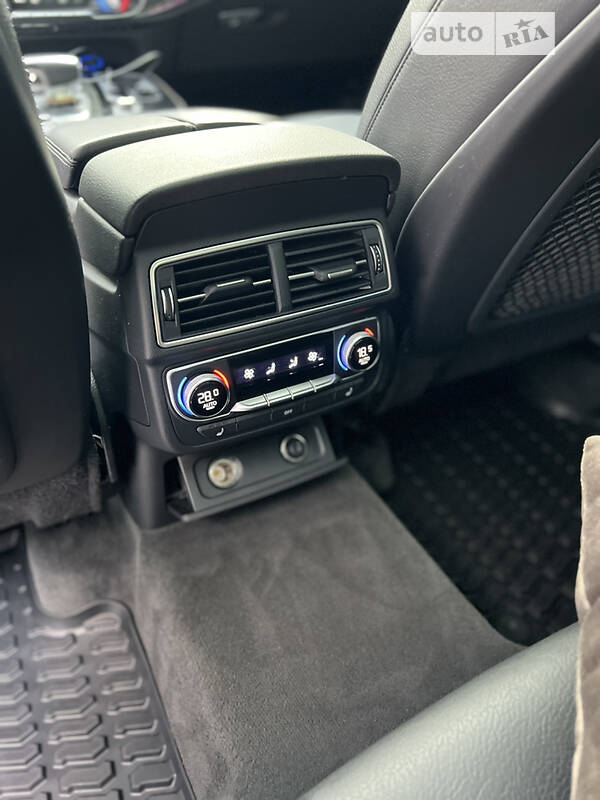 Позашляховик / Кросовер Audi Q7 2016 в Запоріжжі