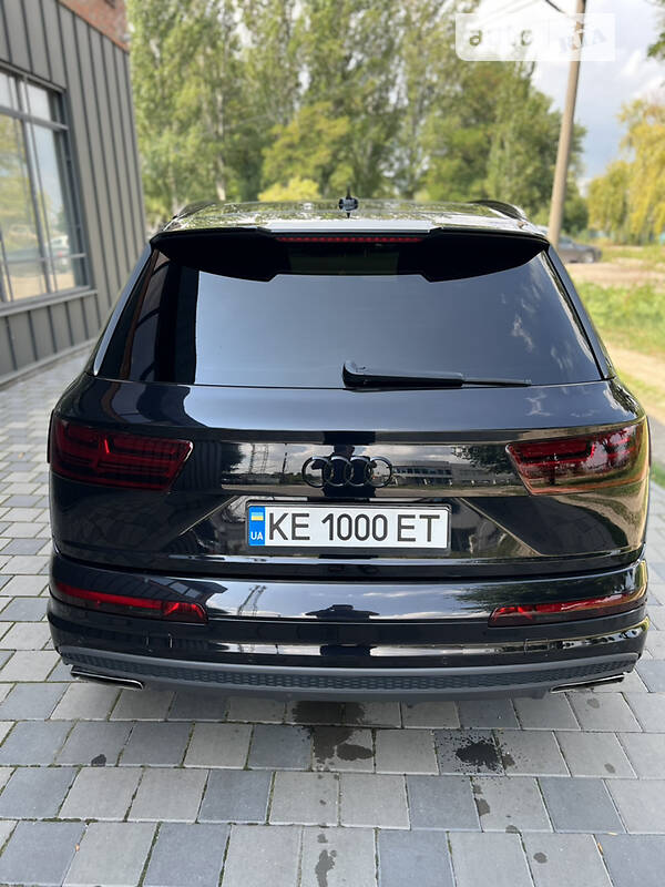 Позашляховик / Кросовер Audi Q7 2016 в Запоріжжі