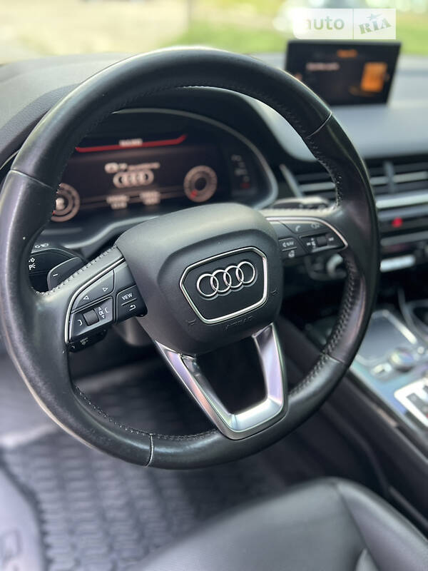 Позашляховик / Кросовер Audi Q7 2016 в Запоріжжі