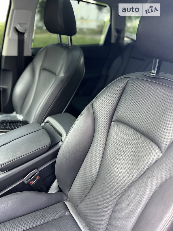 Позашляховик / Кросовер Audi Q7 2016 в Запоріжжі