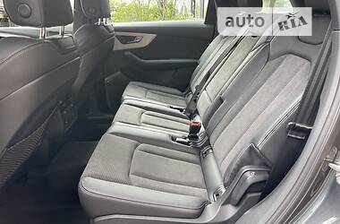 Внедорожник / Кроссовер Audi Q7 2022 в 
