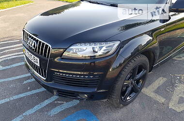 Позашляховик / Кросовер Audi Q7 2009 в 