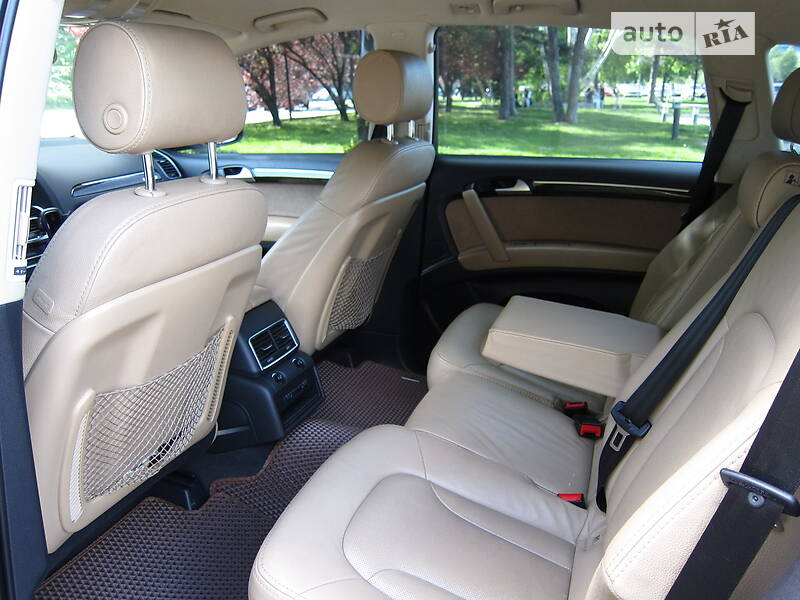 Позашляховик / Кросовер Audi Q7 2014 в Дніпрі