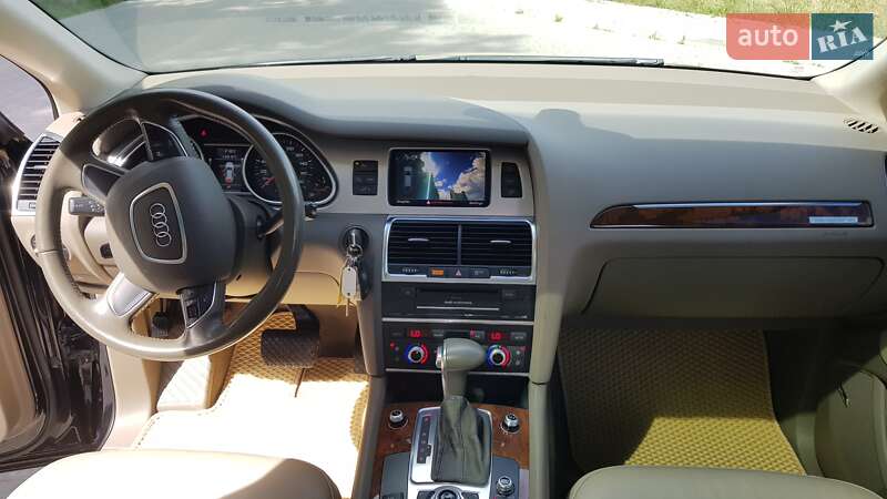 Внедорожник / Кроссовер Audi Q7 2013 в Городке