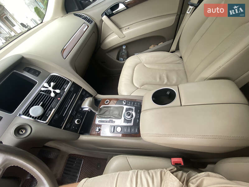 Позашляховик / Кросовер Audi Q7 2013 в Києві