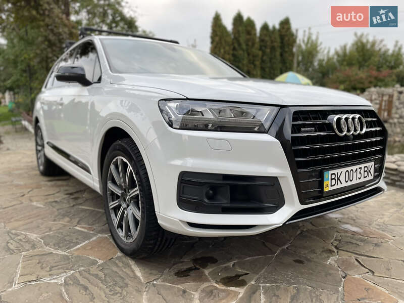 Внедорожник / Кроссовер Audi Q7 2016 в Ровно