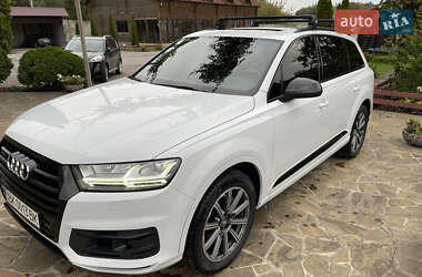 Внедорожник / Кроссовер Audi Q7 2016 в 