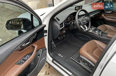 Внедорожник / Кроссовер Audi Q7 2016 в 