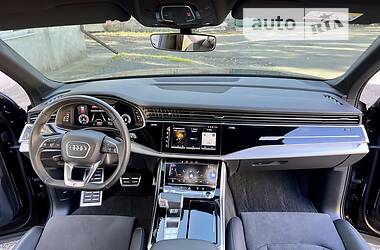 Позашляховик / Кросовер Audi Q7 2021 в 
