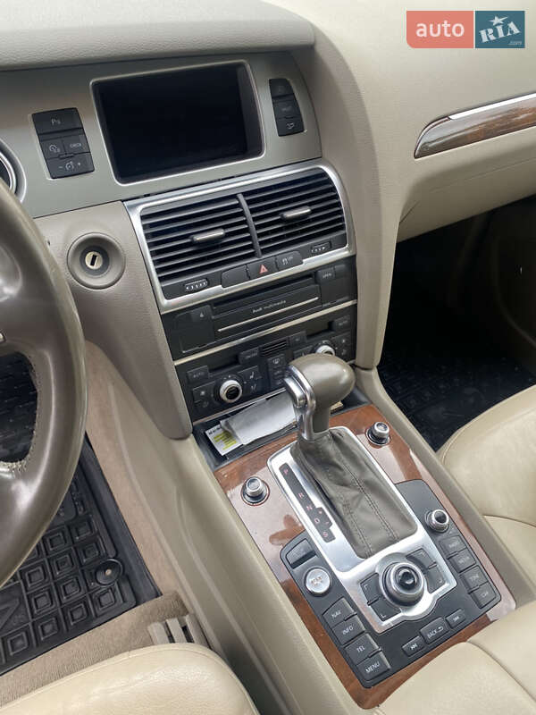 Позашляховик / Кросовер Audi Q7 2011 в Вінниці