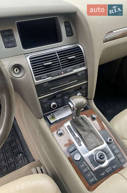 Внедорожник / Кроссовер Audi Q7 2011 в 