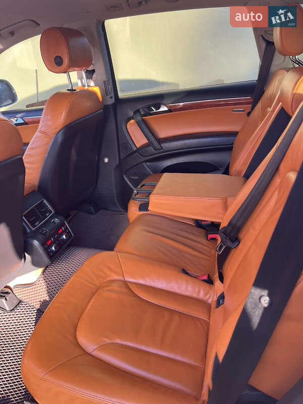 Позашляховик / Кросовер Audi Q7 2009 в Києві