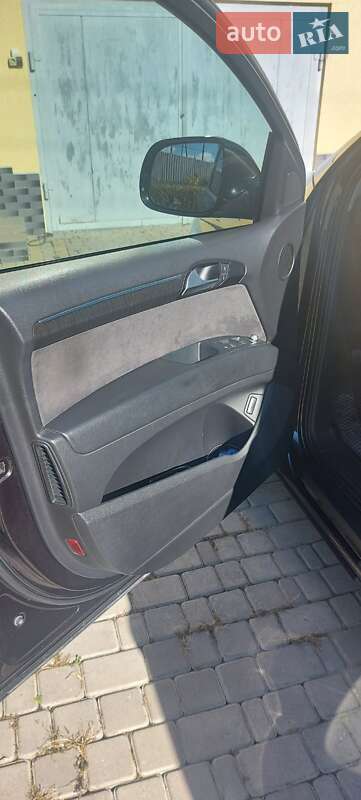 Внедорожник / Кроссовер Audi Q7 2013 в Каменец-Подольском