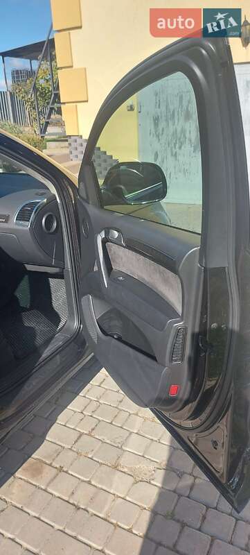 Внедорожник / Кроссовер Audi Q7 2013 в Каменец-Подольском