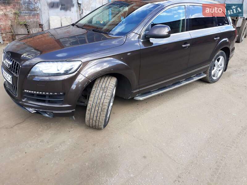 Внедорожник / Кроссовер Audi Q7 2013 в Сумах