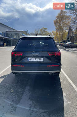 Внедорожник / Кроссовер Audi Q7 2017 в 