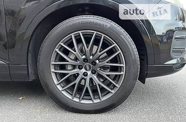 Внедорожник / Кроссовер Audi Q7 2016 в 