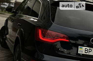 Внедорожник / Кроссовер Audi Q7 2010 в Ивано-Франковске