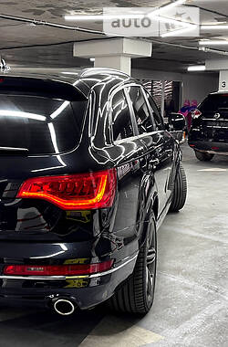 Внедорожник / Кроссовер Audi Q7 2010 в 