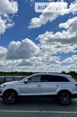 Внедорожник / Кроссовер Audi Q7 2013 в Буче