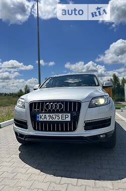 Позашляховик / Кросовер Audi Q7 2013 в Бучі