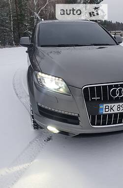 Позашляховик / Кросовер Audi Q7 2009 в Сарнах