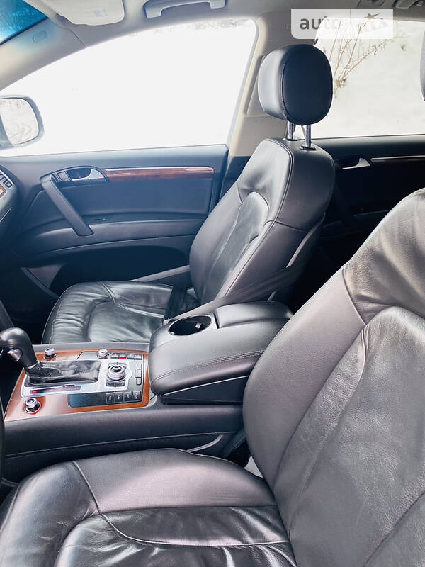 Позашляховик / Кросовер Audi Q7 2010 в Городку