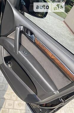 Внедорожник / Кроссовер Audi Q7 2011 в 