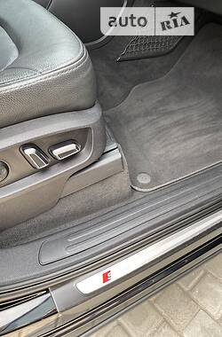 Внедорожник / Кроссовер Audi Q7 2011 в 