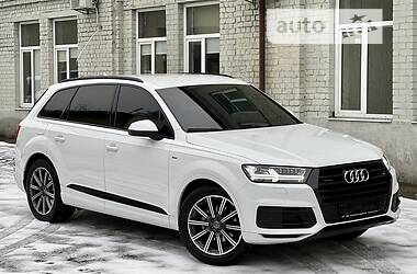 Внедорожник / Кроссовер Audi Q7 2016 в 