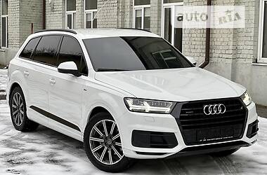 Внедорожник / Кроссовер Audi Q7 2016 в 