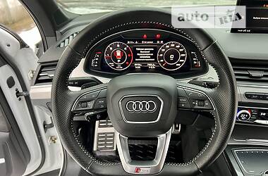 Внедорожник / Кроссовер Audi Q7 2016 в 