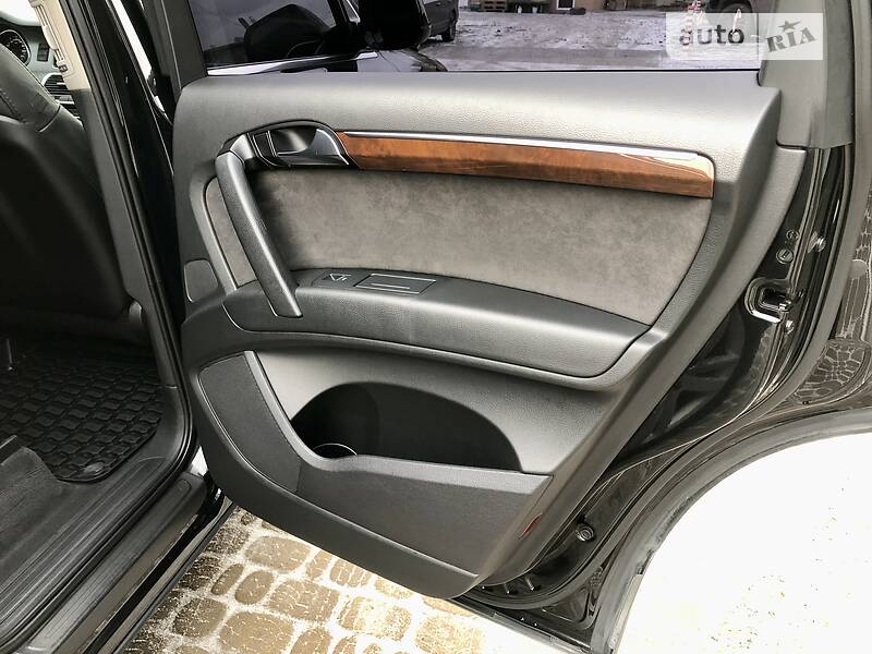 Позашляховик / Кросовер Audi Q7 2012 в Рівному