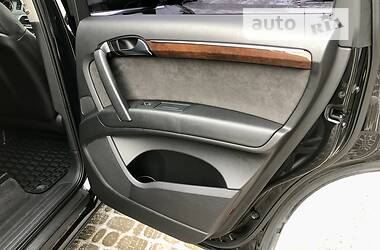 Внедорожник / Кроссовер Audi Q7 2012 в 