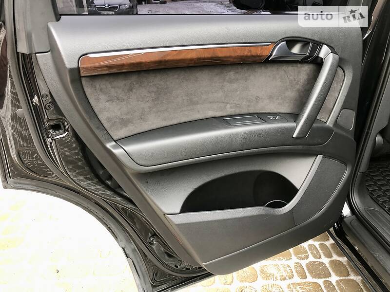Позашляховик / Кросовер Audi Q7 2012 в Рівному