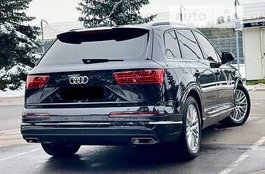 Внедорожник / Кроссовер Audi Q7 2017 в 